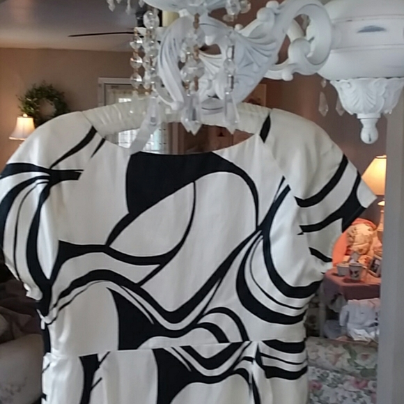 Dress - Picture 3 of 4